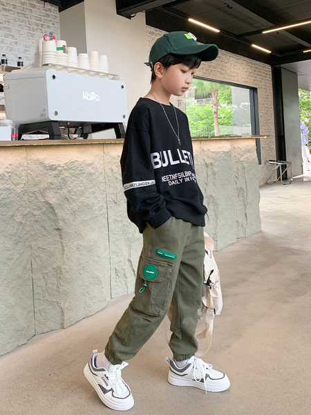 Laisvalaikio kelnės berniukams su logotipu ir kišene - elastine koja