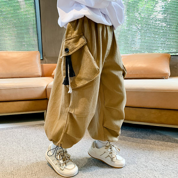 Alkalmi gyereknadrág zsebbel fiúknak