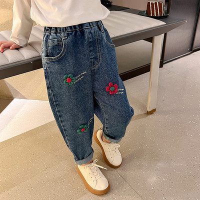 Moderne dječje traperice s 3D cvjetnim elementom za djevojčice