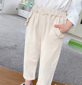 Gyermek nadrág gombbal és zsebbel