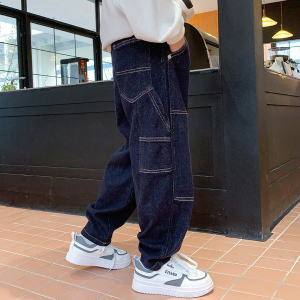 Džinsai plačiomis kojomis su kišenėmis