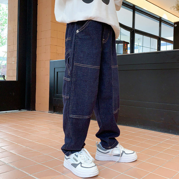 Džinsai plačiomis kojomis su kišenėmis