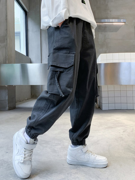 Įprastos rudens-žiemos kelnės su elastinėmis kojelėmis ir kišene