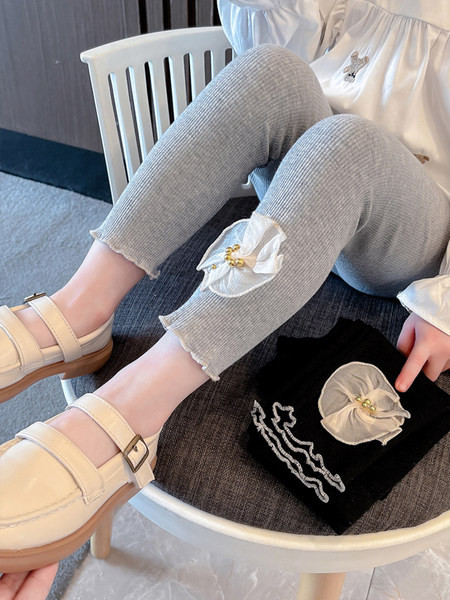 Vaikiški laisvalaikio antblauzdžiai su puošmena mergaitėms