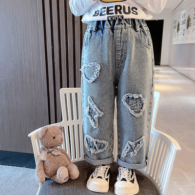 Gyermekfarmer új modellje egy színben