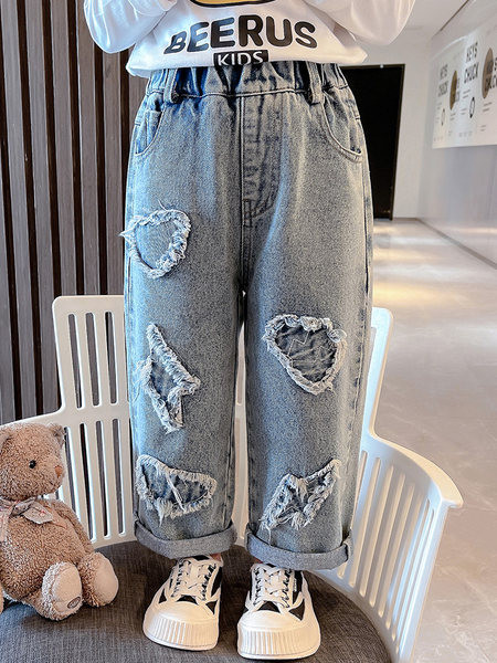 Gyermekfarmer új modellje egy színben