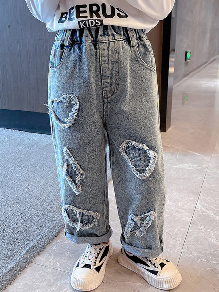 Gyermekfarmer új modellje egy színben