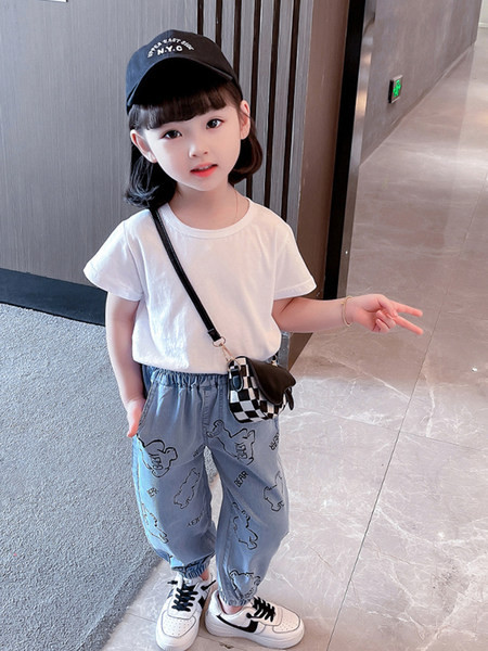 Széles szárú, mintás farmernadrág lányoknak