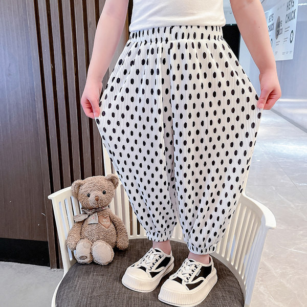 Széles nadrág modell lányoknak gumival a szárán