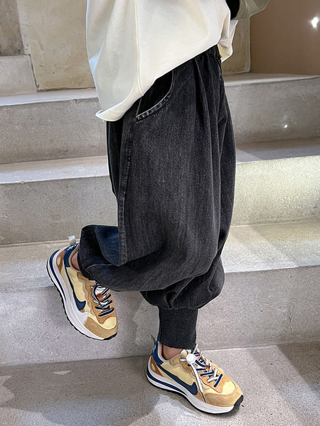 Széles szárú gyerekfarmer zsebbel lányoknak