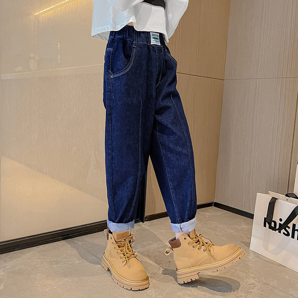 Paprasti vaikiški džinsai su kišenėmis