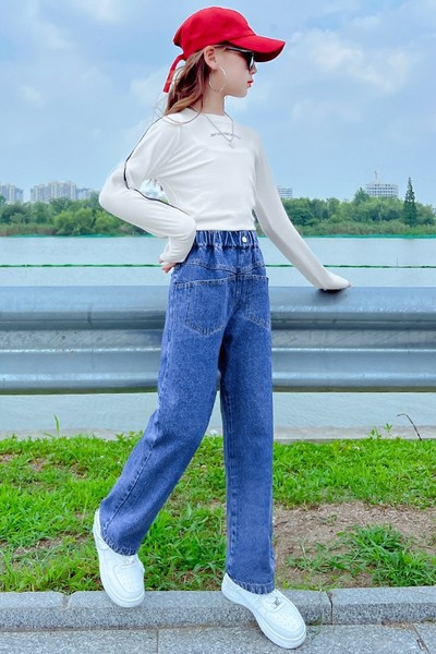 Novi model dječjih traperica s džepom