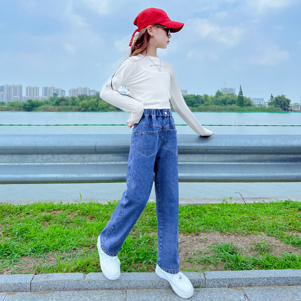 Novi model dječjih traperica s džepom