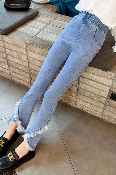 Gyerekfarmer lányoknak keresztben keresztezett csipkével és gumival