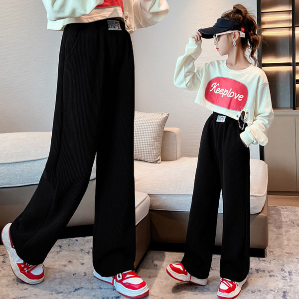 Trijų spalvų vaikiškos kelnės su kišene