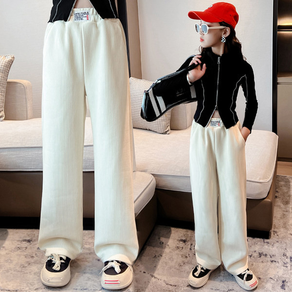 Trijų spalvų vaikiškos kelnės su kišene