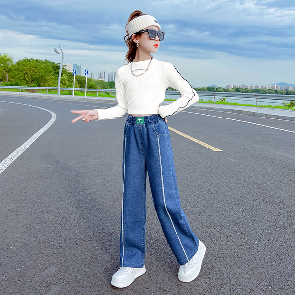 Széles szárú farmer zsebbel lányoknak