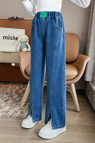 Moderne traperice za djevojčice s prorezom na nogavici i logotipom