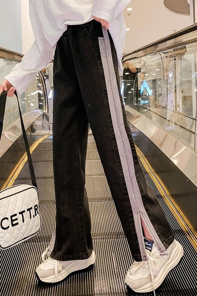 Gyerekfarmer szegéllyel és hasítékkal