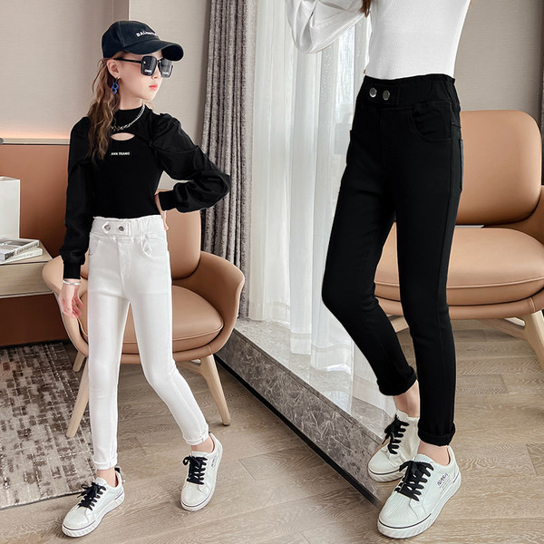 Magas derekú, testhezálló gyermekfarmer új modellje