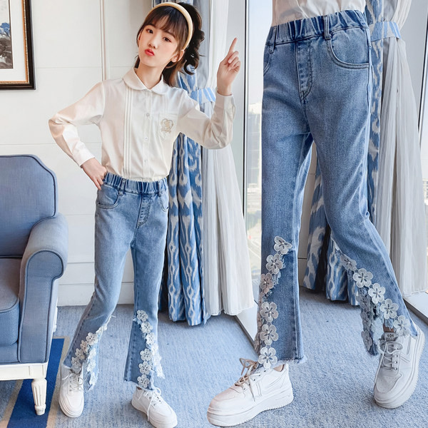 3D elemes, szakadt motívumokkal ellátott gyerekfarmer