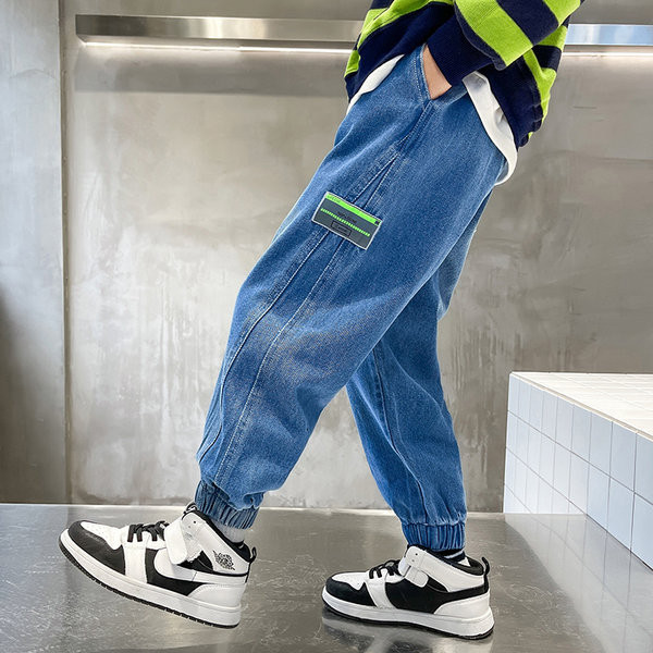 Széles modellű gyerekfarmer lányoknak