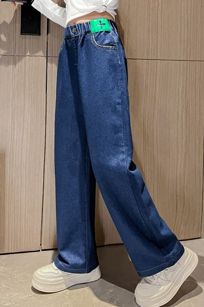 Széles szárú, zsebes gyerekfarmer lányoknak