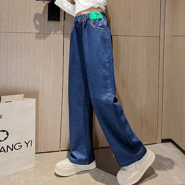 Széles szárú, zsebes gyerekfarmer lányoknak