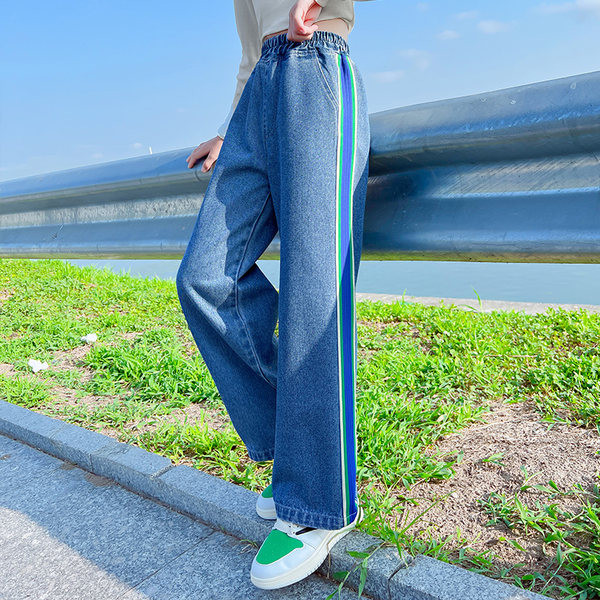 Gyermekfarmer színes szegéllyel és zsebbel