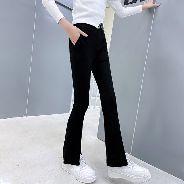 Vaikiškos kelnės su išsiuvinėtu užrašu ir skeltuku