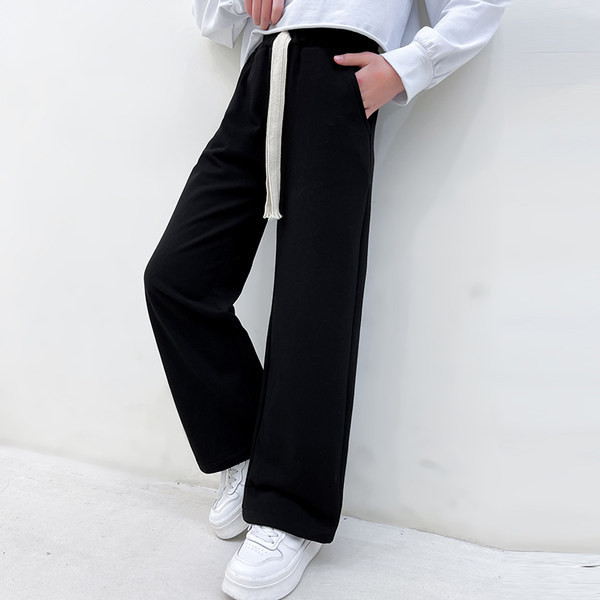 Új modell fűzős sportnadrág lányoknak