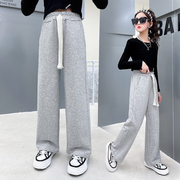 Új modell fűzős sportnadrág lányoknak