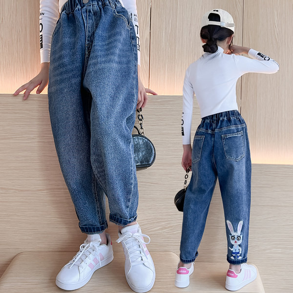 Alkalmi farmernadrág zsebbel és rátéttel lányoknak