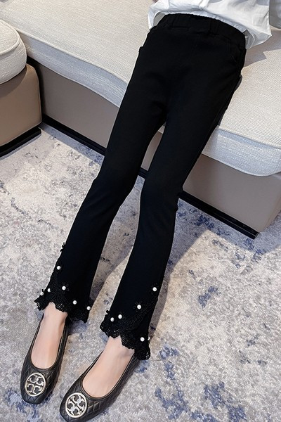 Juodos vaikiškos kelnės su perlais ir nėriniais