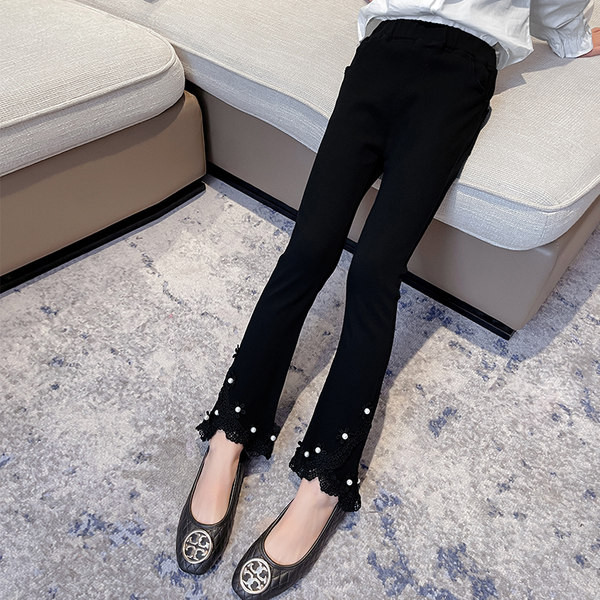 Juodos vaikiškos kelnės su perlais ir nėriniais