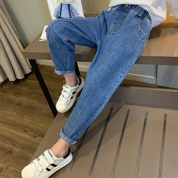 Vaikiški džinsai aukštu juosmeniu ir kišenėmis