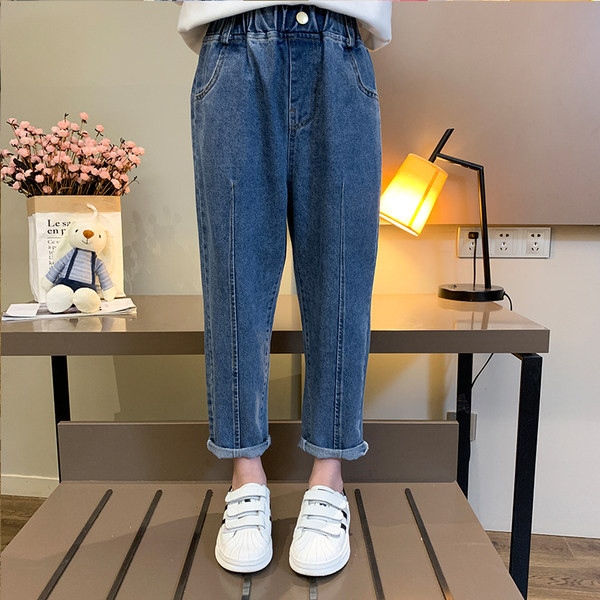 Vaikiški džinsai aukštu juosmeniu ir kišenėmis