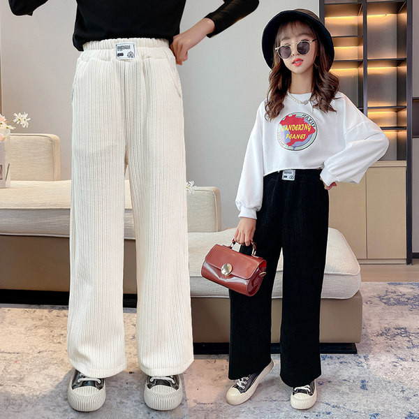 Dječje hlače s džepom u dvije boje