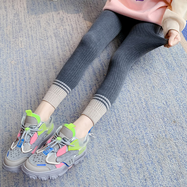 Dviejų spalvų vaikiški antblauzdžiai mergaitėms