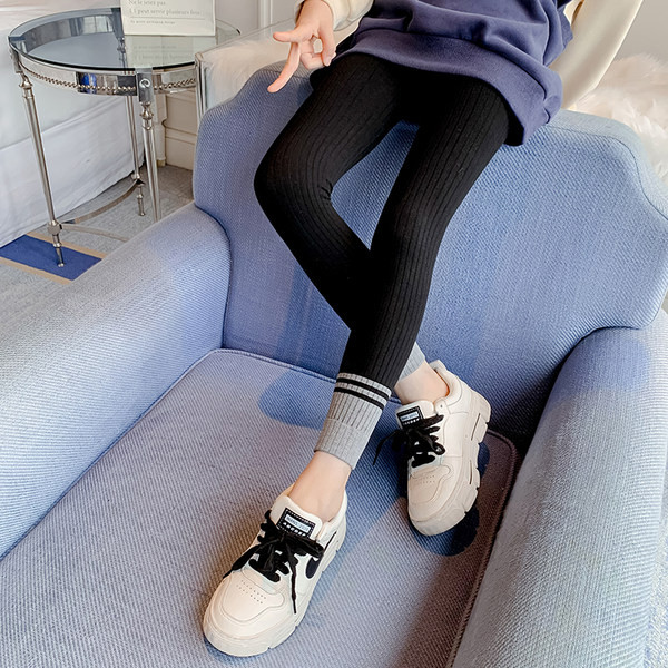 Dviejų spalvų vaikiški antblauzdžiai mergaitėms