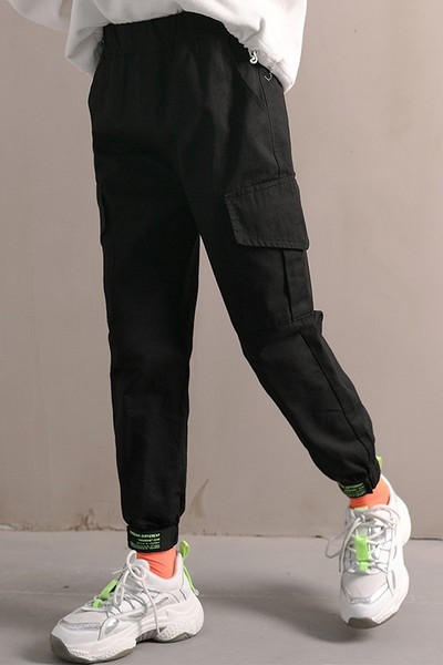 Dječje hlače s džepom u dvije boje