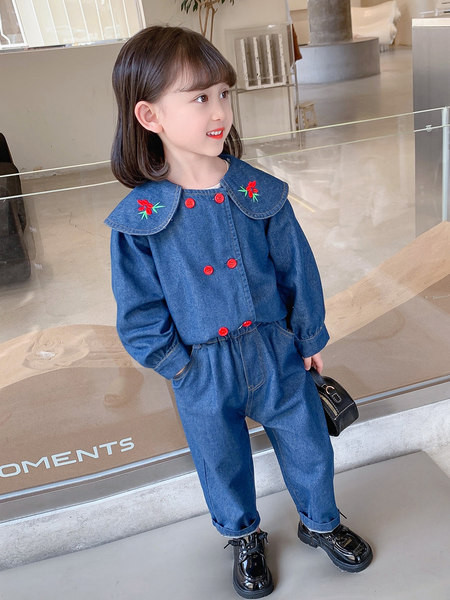 Set copii cu motive florale si nasturi