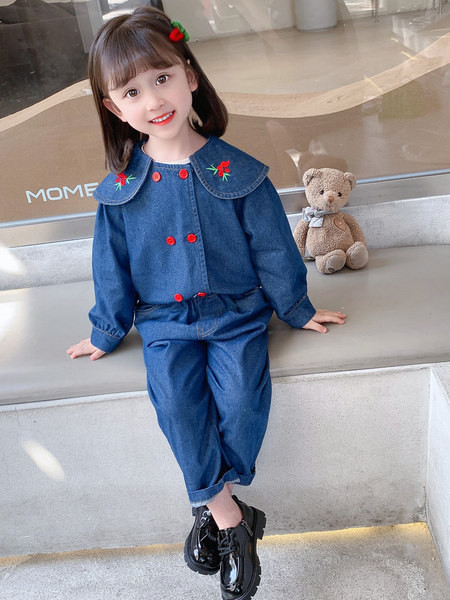 Set copii cu motive florale si nasturi