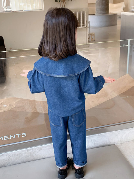 Set copii cu motive florale si nasturi