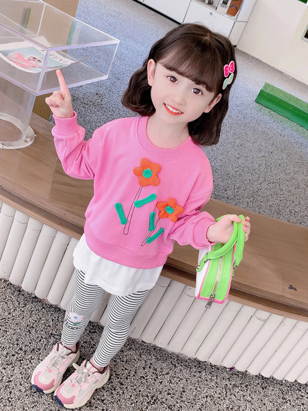 Vaikiškas rinkinys su 3D gėlių motyvais