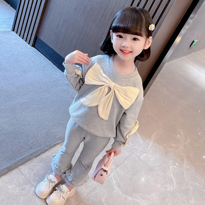 Dviejų dalių sportinis komplektas mergaitėms su kaspinu ir garbanomis