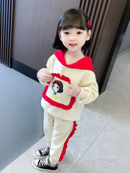 Dviejų dalių rinkinys mergaitėms su spausdintu gaubtu