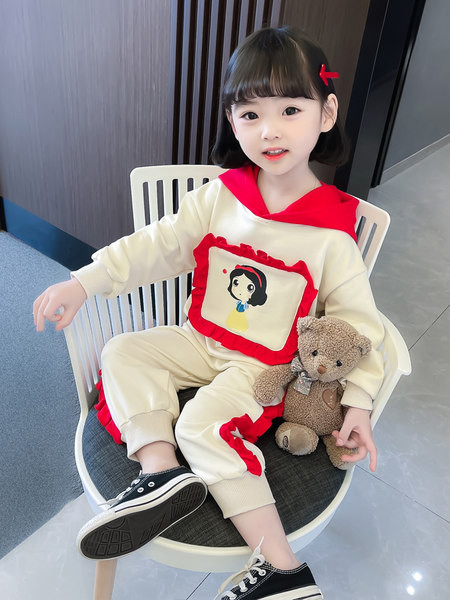 Dviejų dalių rinkinys mergaitėms su spausdintu gaubtu