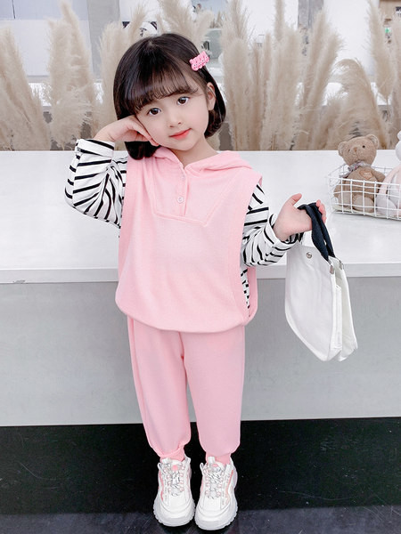 Set copii pentru fete, model curat cu nasturi si urechi