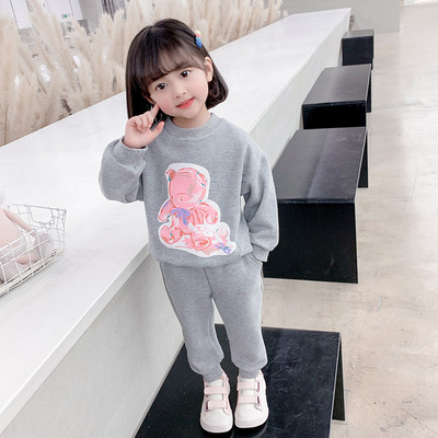 Set sport imprimat din doua piese pentru fete